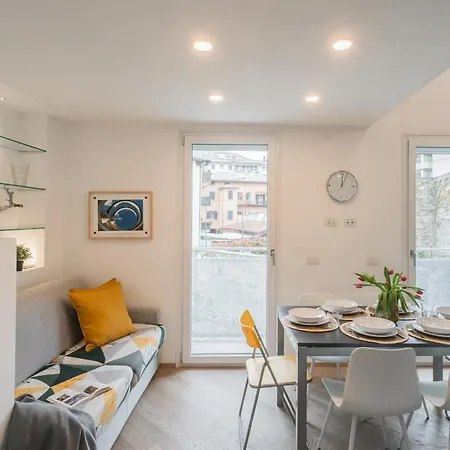 Appartement Casa Dani In Centre With Parking By Rent Como