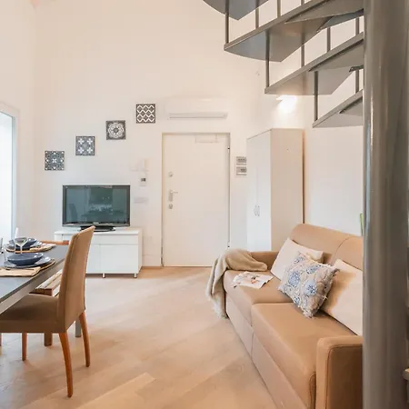 Appartement Casa Dani In Centre With Parking By Rent Como