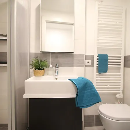 Apartment Borsieri With Parking Como