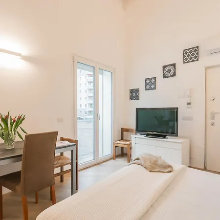 Borsieri With Parking Apartment Como